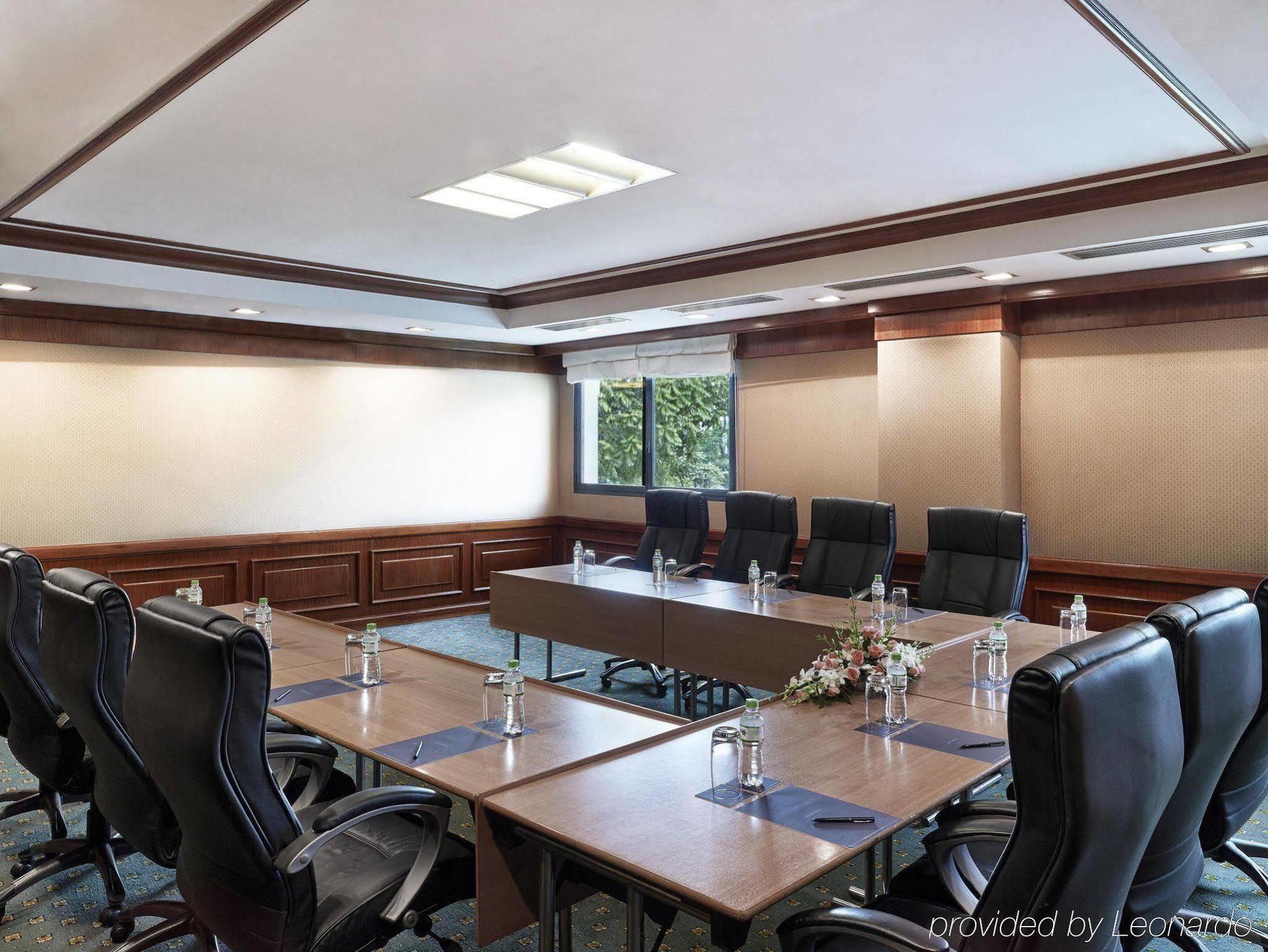 Hilton Hanoi Opera Business photo